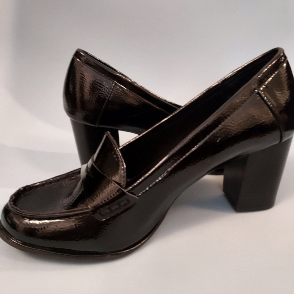 Jones New York Cypress patent leather pumps